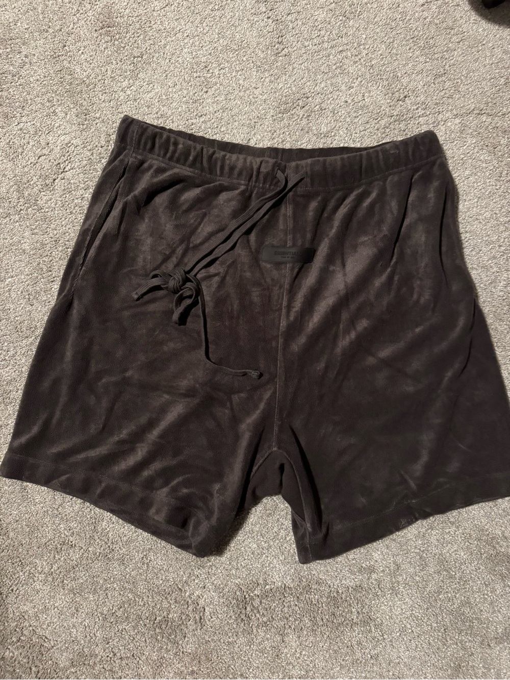 Fear of God Essentials Terry Short “off black” size M men’s